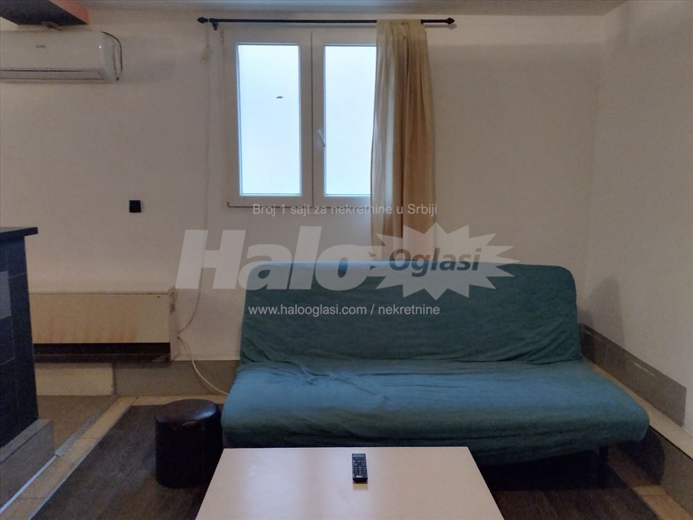 Veća garsonjera P=40m2 sa dvorištem P=30m2 — 3