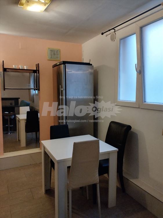 Veća garsonjera P=40m2 sa dvorištem P=30m2 — 7