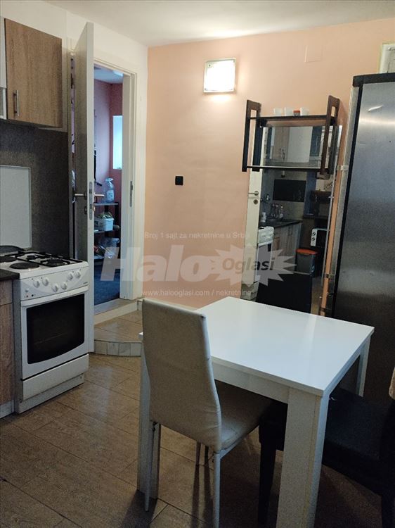 Veća garsonjera P=40m2 sa dvorištem P=30m2 — 9