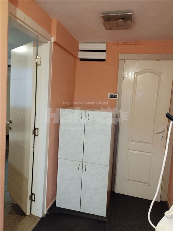 Veća garsonjera P=40m2 sa dvorištem P=30m2 — 10