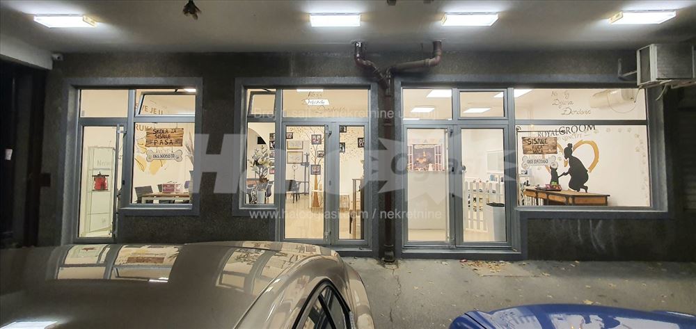 Veliki izlog, do ulice, free parking, BeoŠoping — 3