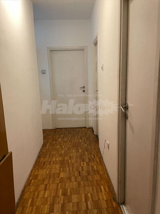 Veoma svetao 3.0 stan u bloku 37, Novi Beograd — 15