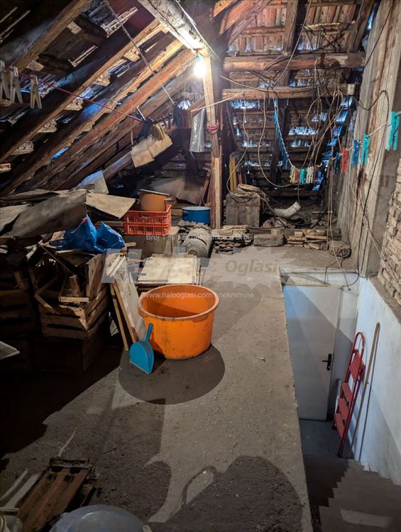 Vertikala kuće na mirnom mestu — 12