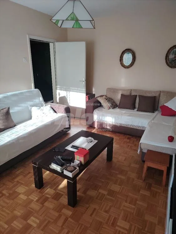VIDIKOVAC 94m2,(3,5) GARAŽA 22m2 i 0,22 a građ.zem — 2
