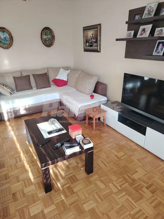 VIDIKOVAC 94m2,(3,5) GARAŽA 22m2 i 0,22 a građ.zem — 3