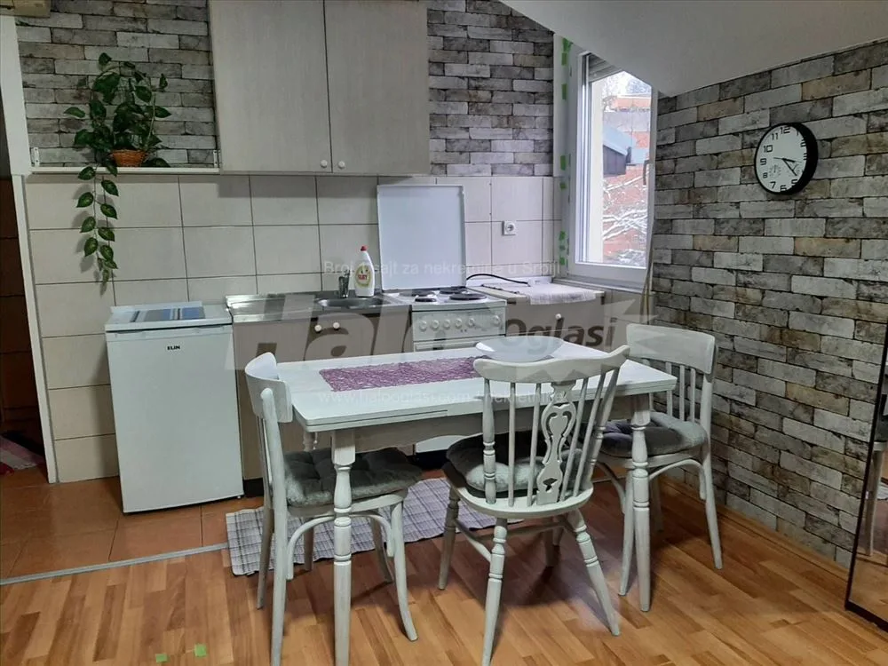 Vidikovac izdajem stan — 3