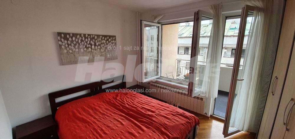 Višegradska 53 kvm, opremljen stan + garažno mesto — 12