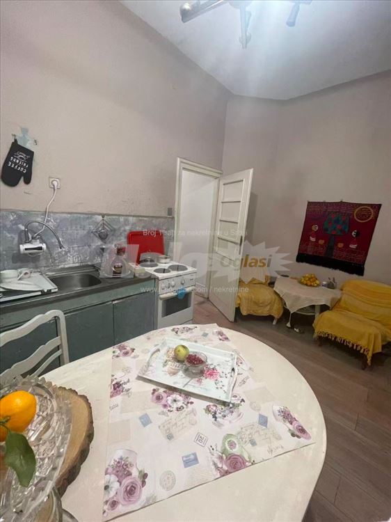 Višenamenski stan sa dvorišnim pristupom, Takovska — 10