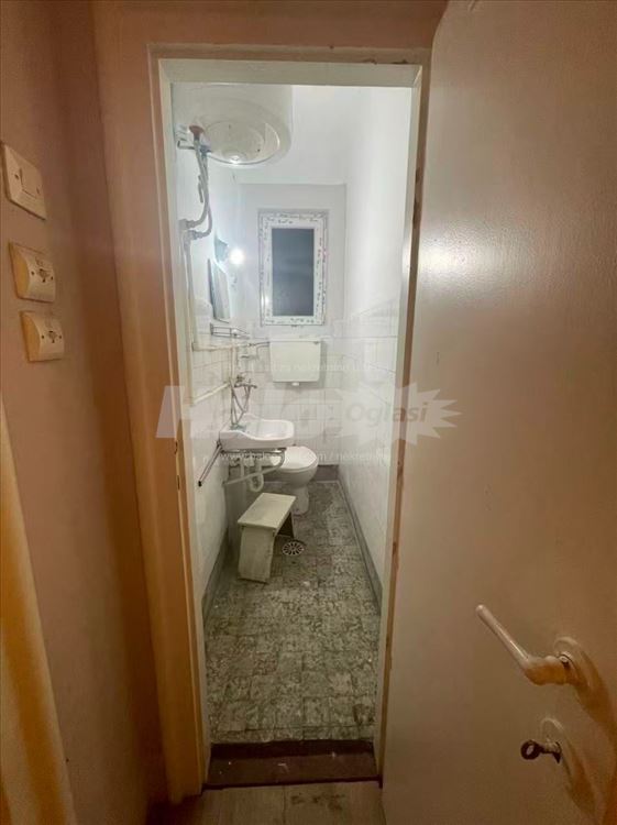 Višenamenski stan sa dvorišnim pristupom, Takovska — 12
