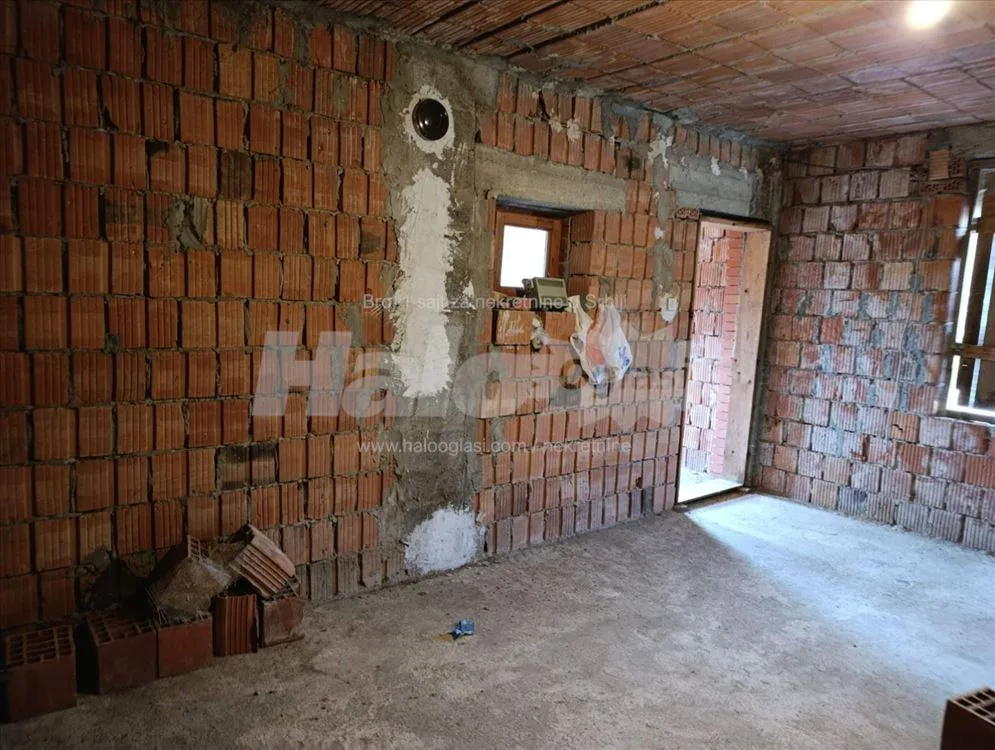 Vikendica u Babama, Ralja — 11