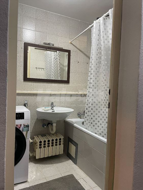 Višnjički venac 74m2, trosoban, prvi sprat — 11
