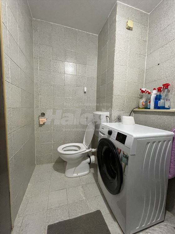 Višnjički venac 74m2, trosoban, prvi sprat — 12