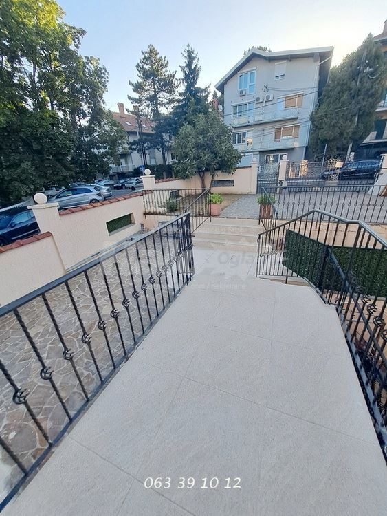 VLASNIK, 7 soba, 4 parkinga, stanovanje-poslovanje — 3