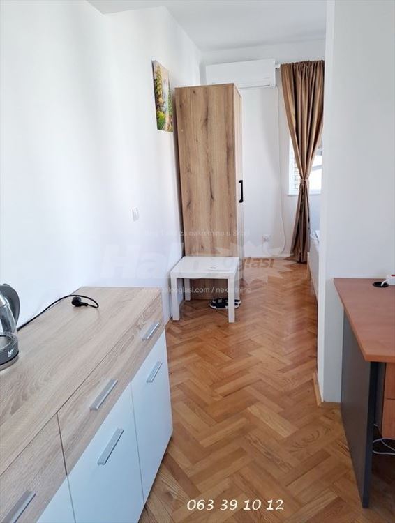 VLASNIK, 7 soba, 4 parkinga, stanovanje-poslovanje — 11