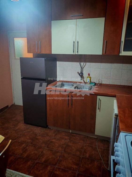 Vlasnik izdaje lep dvosoban stan na Karaburmi — 5