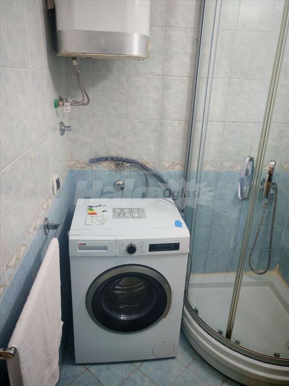 Vlasnik izdaje lep dvosoban stan na Karaburmi — 11