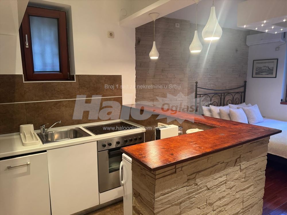 VLASNIK izdaje stan u centru Beograd Stari Grad — 8