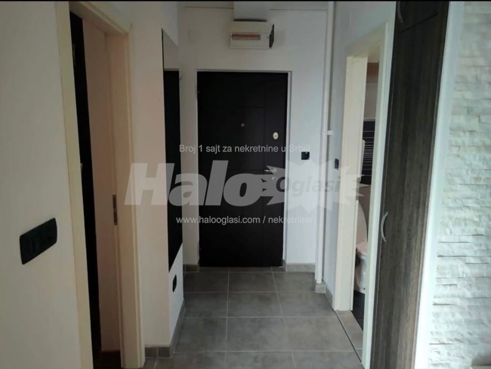 VLASNIK - izdajem stan 60 m2,blok 38, BEZ agencije — 2