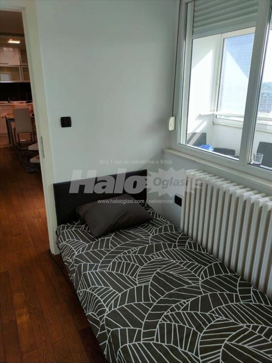 VLASNIK - izdajem stan 60 m2,blok 38, BEZ agencije — 5