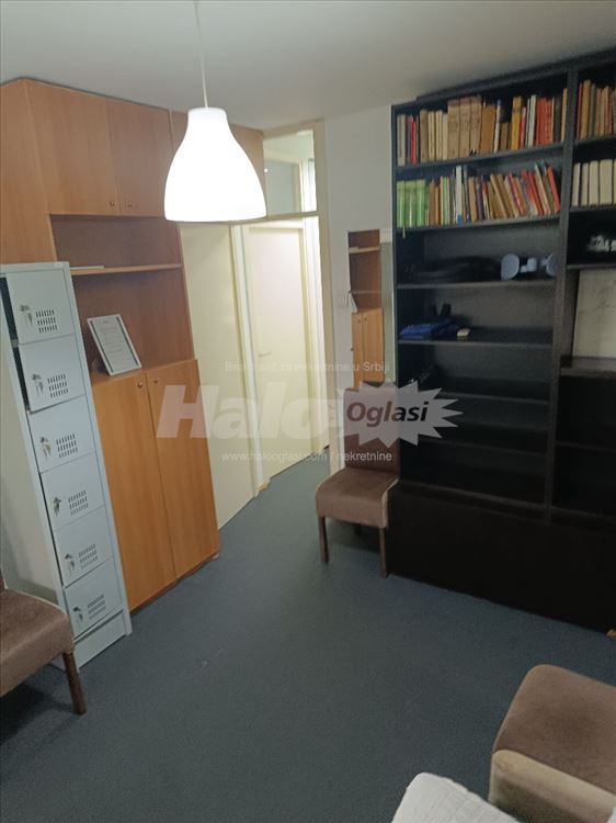 Vlasnik prodaje uknjižen stan u centru Novog Beogr — 5