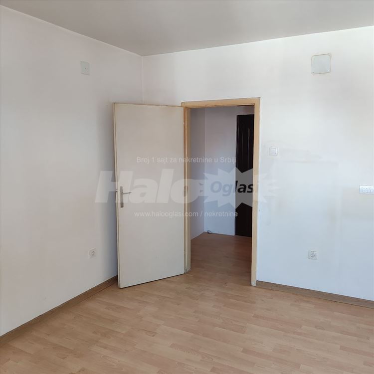 VLASNIK - Uknjižen, 21m2, 8. sprat, Ustanička — 7