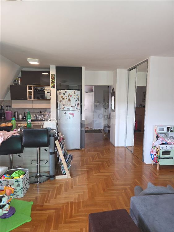 Voždovac Darvinova pošta, odličan stan — 5