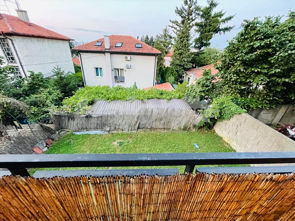 Voždovac kod Vojvode Stepe sa dvorištem — 3