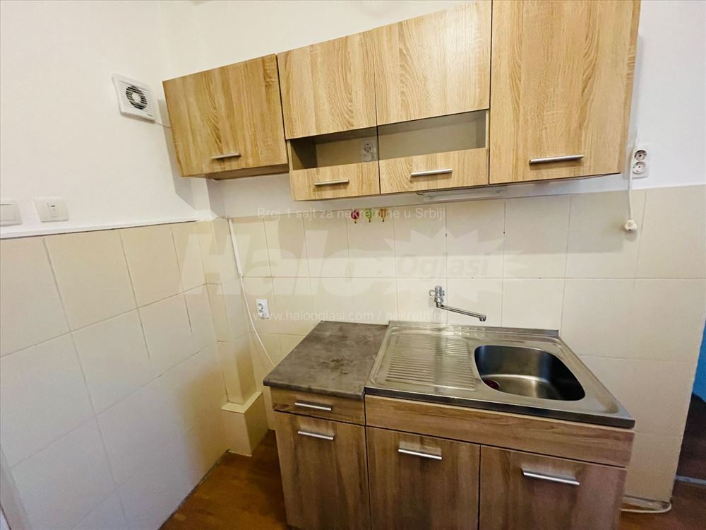 Voždovac kod Vojvode Stepe sa dvorištem — 7
