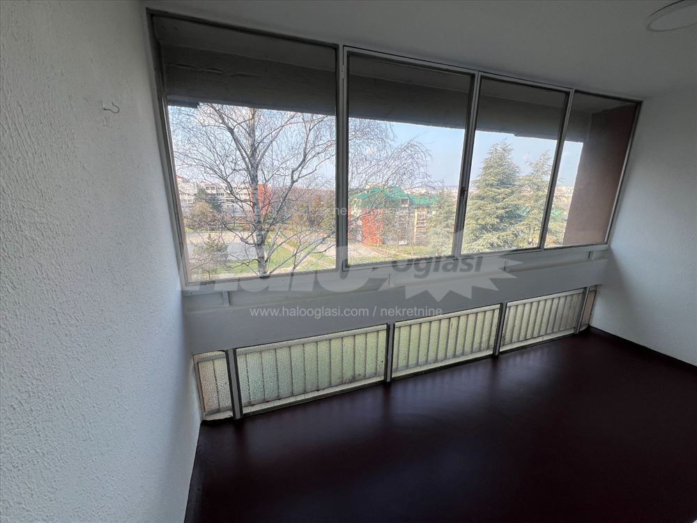 Voždovac-Kumodraž, 2.5, 72m2 / parking i igralište — 12