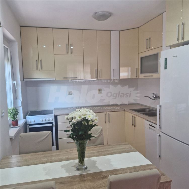 Voždovac, Medaković, 3.0, renoviran, 62m2 — 3