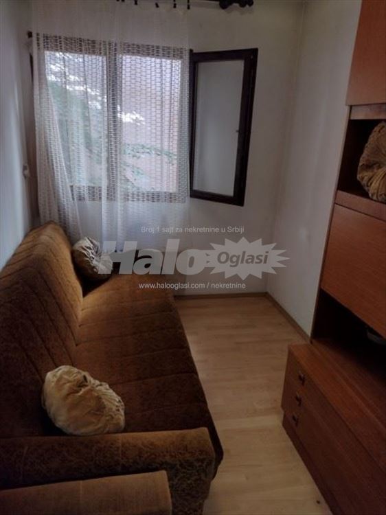 Voždovac, Medaković II, jednoiposoban, III sprat — 14