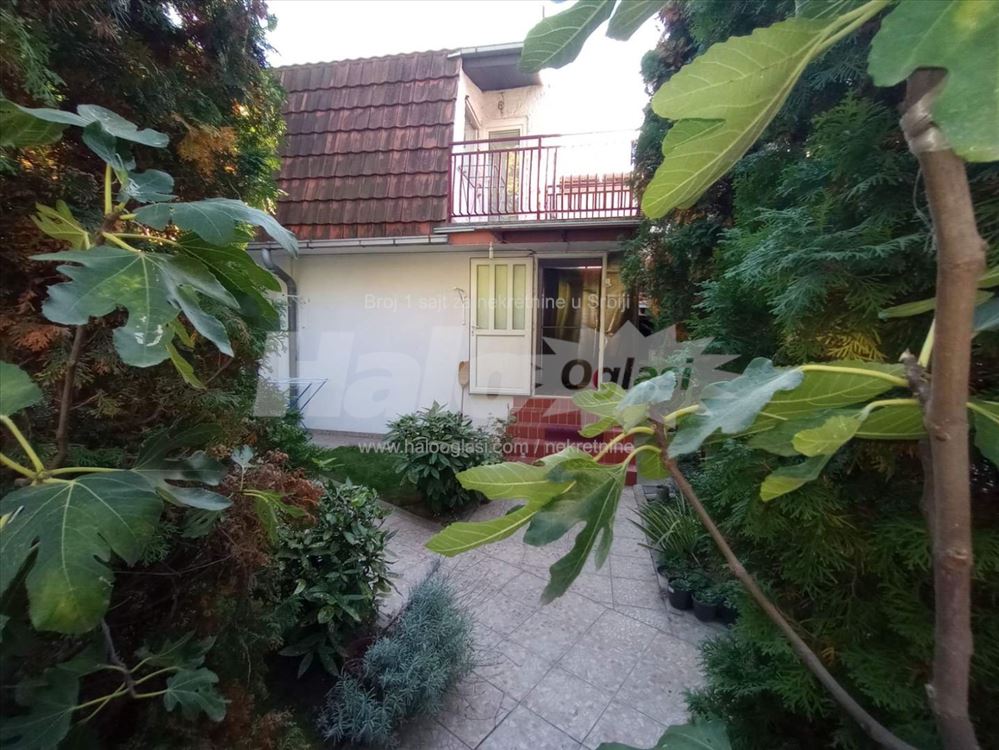 Voždovac, preko puta opštine, jednoiposoban stan — 4