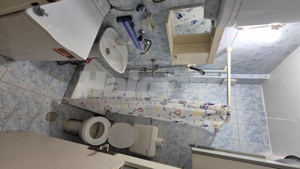 Voždovac;Darvinova pošta,TOP lokacija,blizu faxa — 5