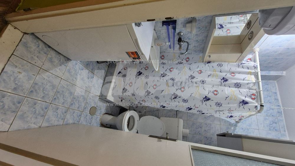Voždovac;Darvinova pošta,TOP lokacija,blizu faxa — 9