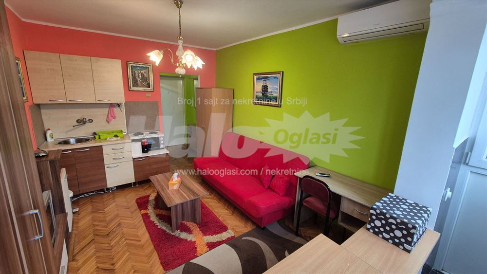 Voždovac;Darvinova pošta,TOP lokacija,blizu faxa — 11