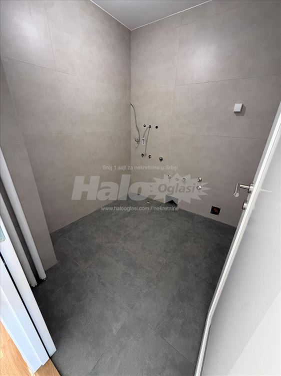 Voždovačka crkva 118m2 4.0 renoviran garažno mesto — 7