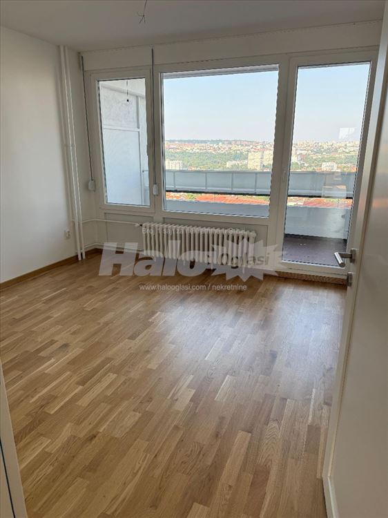 Voždovačka crkva 118m2 4.0 renoviran garažno mesto — 11