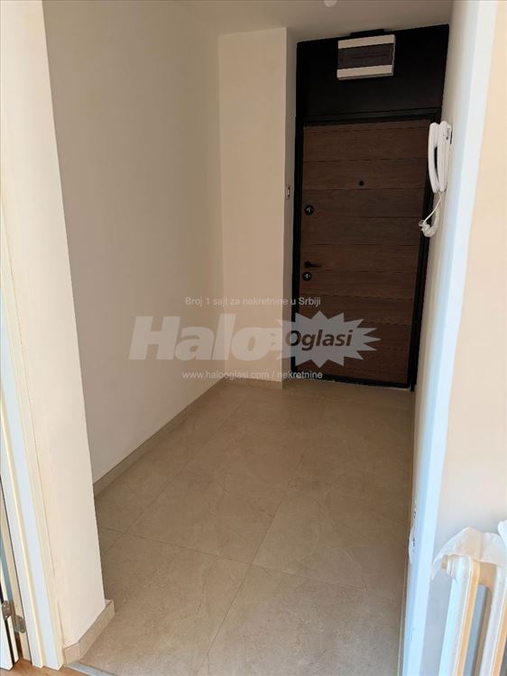 Voždovačka crkva 118m2 4.0 renoviran garažno mesto — 12