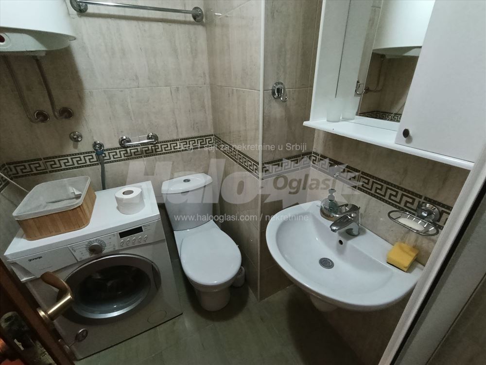 Vojislava Ilića,garsonjera,30m2, novija gradnja — 2