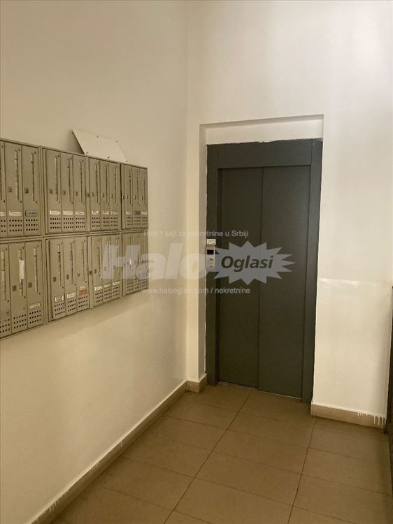 Voždovac centar, sa garažnim mestom — 2