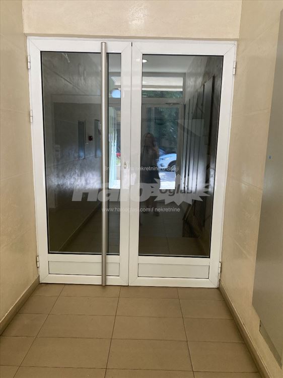 Voždovac centar, sa garažnim mestom — 3