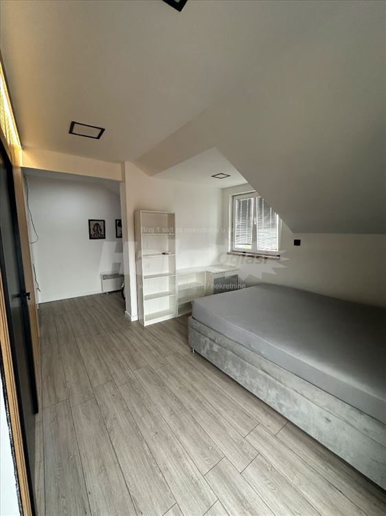 Voždovac, Dupleks, namesten — 15