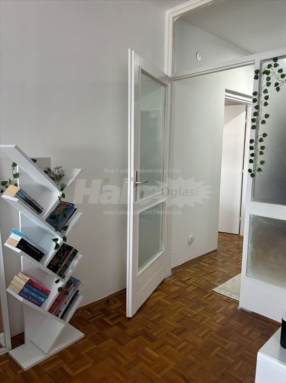 VOZDOVAC LUX 2.5 stan kod Saobracajnog fakulteta — 4