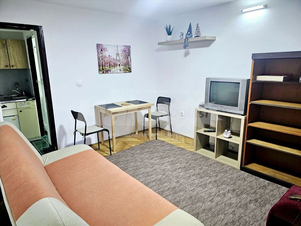 Vozdovac,garsonjera 25m2, CG, — 5