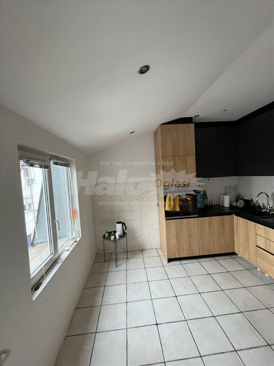 Vračar 3.0 stan 72 kvm + terasa — 3