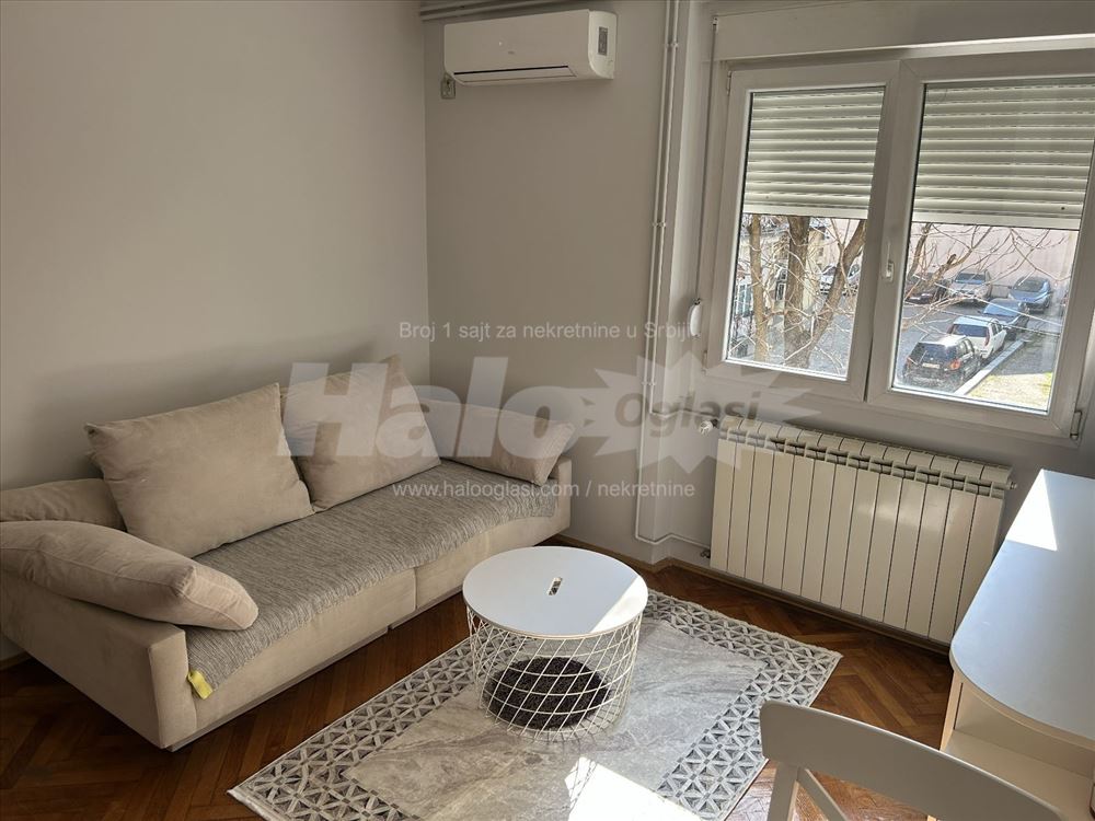 Vračar, Hram svetog Save, 30m2, 2.0. CG, Namešten — 2