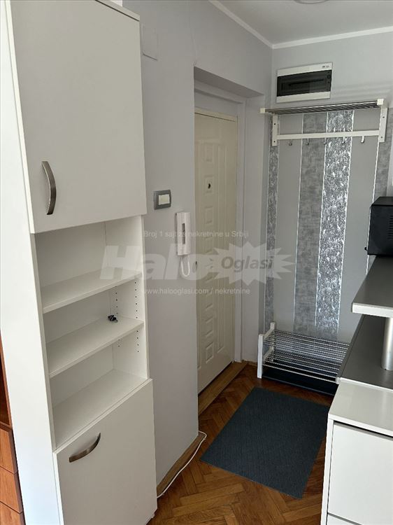 Vračar, Hram svetog Save, 30m2, 2.0. CG, Namešten — 6
