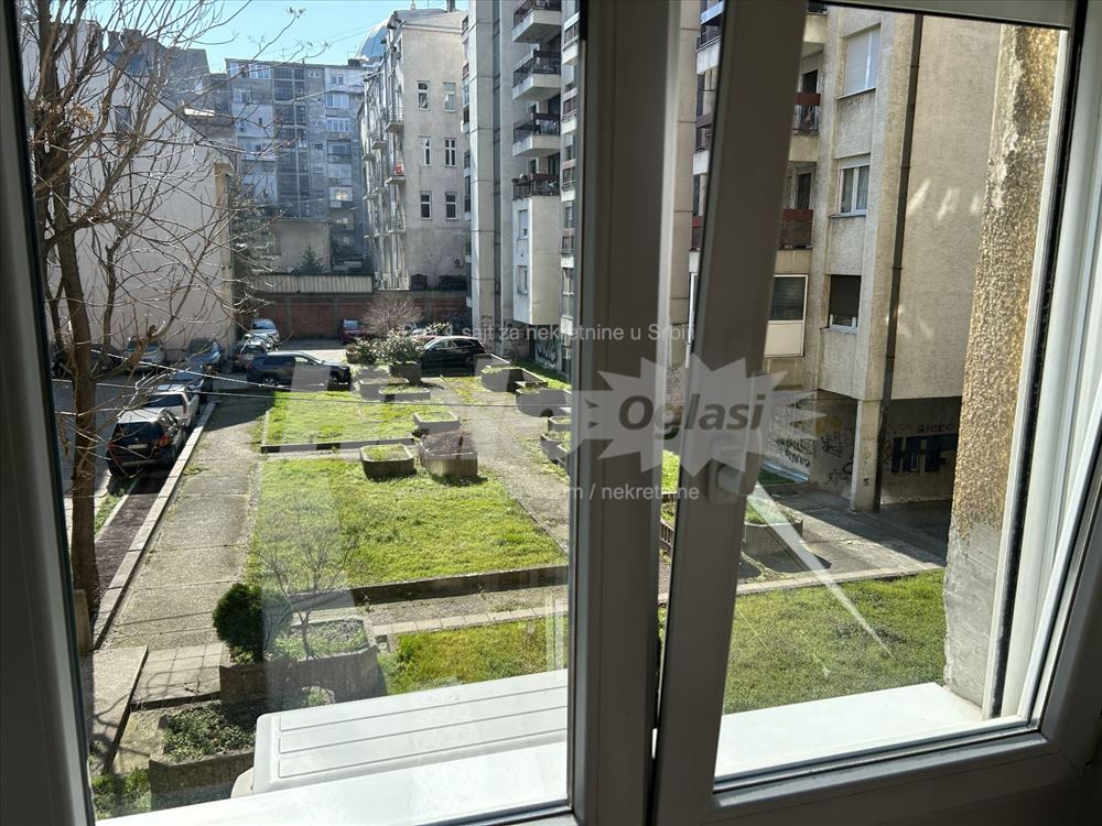 Vračar, Hram svetog Save, 30m2, 2.0. CG, Namešten — 13