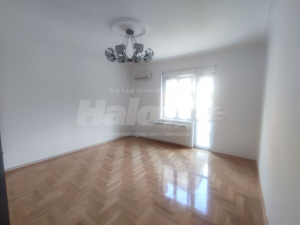 LUX Hram svetog Save, uknjižen, može na kredit — 2