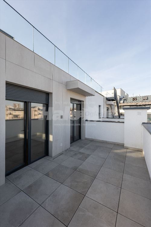 Vračar-luksuzan penthouse 240m2+terasa sa pogledom — 2